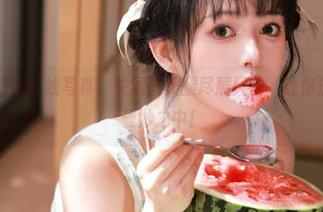 魅妍社 - 超赞在线写真，关思阳美腿尽展风情，让你沉醉在她的曼妙之中！