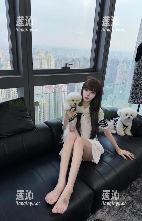 魅妍社 - 陈嘉嘉Tiffany的全套写真作品，与您一起感受不一样的剧情！