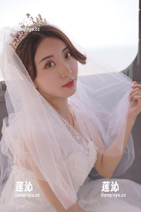 黑川的婚纱写真套图：海岛之旅的真爱与自嘲交织的美好瞬间